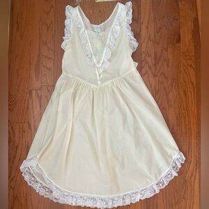 Gilligan & O'Malley Vintage Cream Lace Trim Embroidered Nightgown Size Large